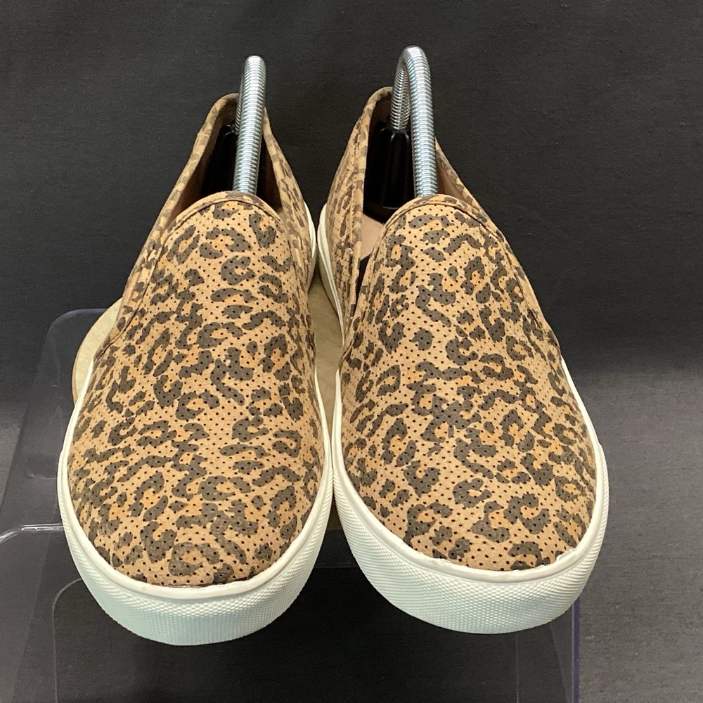 FUNKYMONKEY WOMEN’S SLIP-ON LOAFERS / FASHION SNEAKERS SIZE: 10 COLOR: LEOPARD